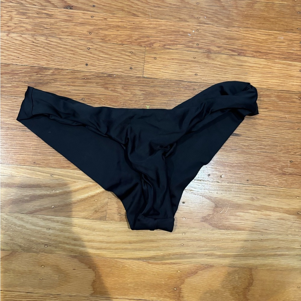 Medium cola adrift bottoms